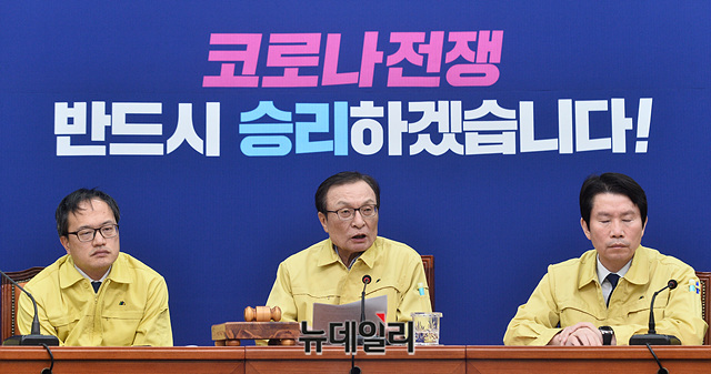 ▲ 더불어민주당이 11일, '차이나 게이트'를 비롯한 의혹들에 대해 '허위조작정보'라며 무관용 원칙으로 법적 대응할 것임을 밝혔다. ⓒ박성원 기자