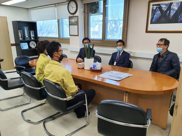 ▲ 경주시보건소는 코로나19 집단감염 사례가 이어지는 가운데, 10일부터 12일까지 3일간 관내 요양병원 14개소에 대한 현장점검을 실시했다.ⓒ경주시