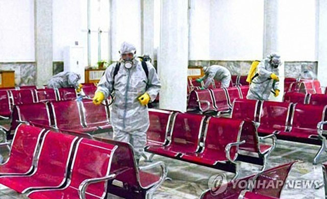 ▲ 북한의 방역작업 모습. ⓒ연합뉴스. 무단전재 및 재배포 금지.