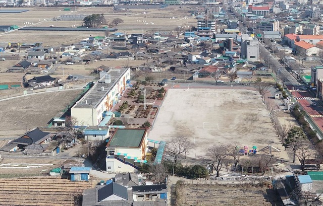 ▲ 최신 측량기술인 고해상도 정사영상 촬영 무인비행장치 UAV(드론)을 활용해 현장 조사·측량을 실시했다.ⓒ경주시