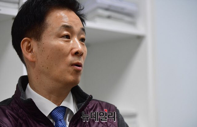 ▲ 박근혜 전 대통령의 유일한 접견인인 유영하 변호사는 자신을 향한 비판은 괜찮지만 박 전 대통령의 뜻을 '회절(回折)'하는 일은 없어야 한다고 주장했다. ⓒ정상윤 기자