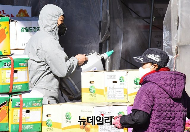 ▲ 방역당국이 우한코로나 확산을 막기 위해 방역작업을 벌이고 있다. ⓒ뉴데일리 DB