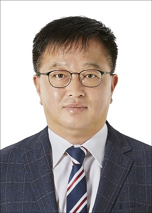 ▲ 충남도의원 천안시 제5선거구 재·보궐선거 후보자로 단수추천된 윤철상 후보자.ⓒ민주당 충남도당