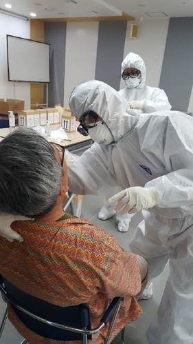 ▲ 병상수를 기준으로 표본 검사대상자를 선정해 의사를 포함한 종사자 165명, 입원환자 126명, 간병인 77명에 대한 검사를 완료했다.ⓒ포항시