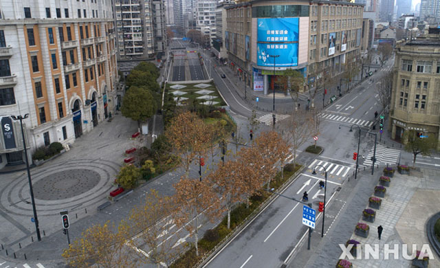 ▲ 봉쇄된 직후 우한시내의 모습. 우한시의 면적은 8,494.41km²로 605.25 km²인 서울보다 14배 이상 넓다. ⓒ뉴시스 신화. 무단전재 및 재배포 금지.