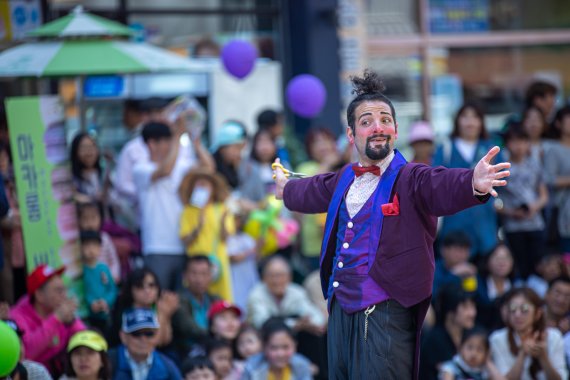 ▲ 2019 광대의도시-헤이파차!의 음악쇼.ⓒ안산문화재단