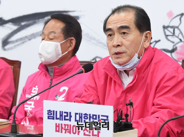 ▲ 미래통합당 강남갑 후보인 태영호(태구민) 전 주영 북한공사가 27일 오전 국회에서 열린 선거대책위원회 전략회의에서 모두발언을 하고 있다. ⓒ이종현 기자