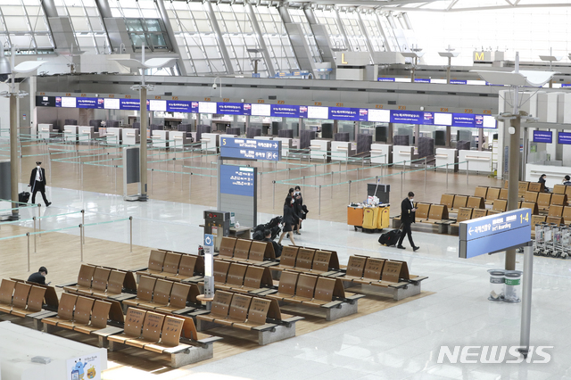 ▲ 우한코로나 여파로 텅 빈 인천국제공항 출국장의 모습이다. ⓒ뉴시스
