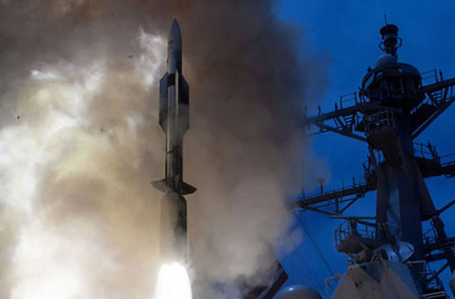 ▲ SM-6 시험발사 장면. ⓒ제조사 레이시온 홈페이지 캡쳐.