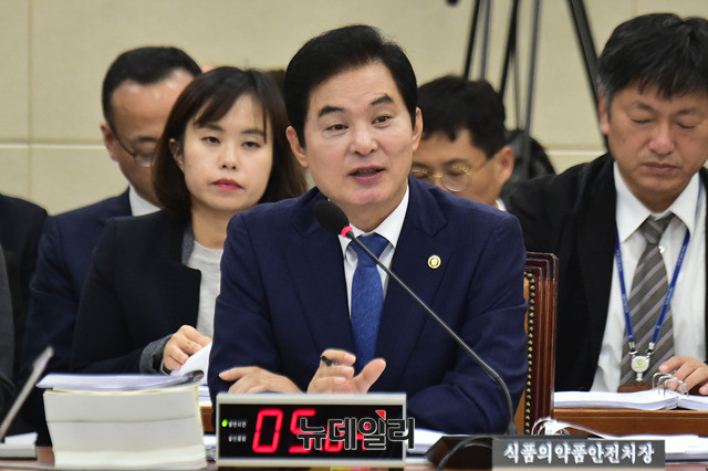 ▲ 류영진 후보의 식품의약품안전처 처장 시절 모습. ⓒ뉴데일리 DB