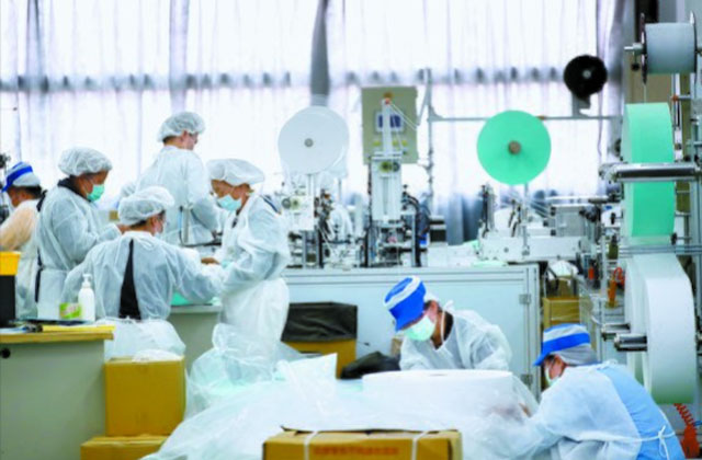 ▲ 대만 의료용 마스크 공장의 모습. ⓒ연합 EPA. 무단전재 및 재배포 금지.