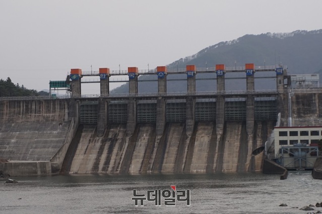 ▲ 국내 기술진이 최초로 건립한 충북 괴산 칠성댐.ⓒ뉴데일리 충청본부 D/B