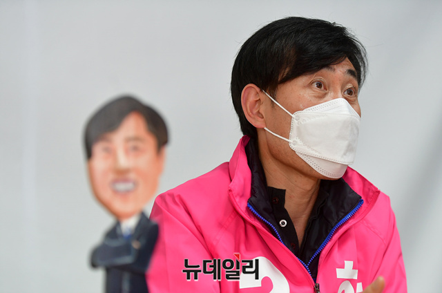 ▲ 본지와 인터뷰 중인 하태경(51) 미래통합당 부산광역시 해운대갑 후보. 인터뷰가 진행되는 동안 