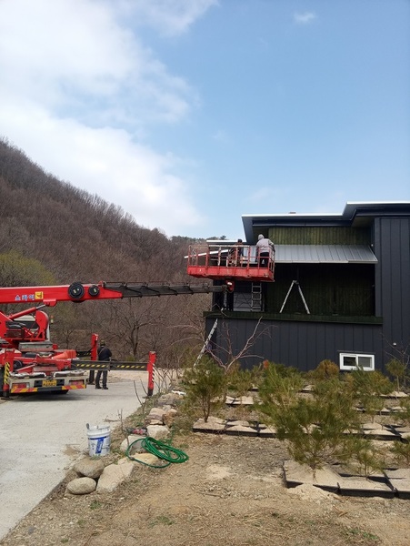 ▲ ‘귀농인 주택수리비 지원’ 사업은 가구당 600만원 한도 내에서 귀농인 본인 소유의 주택을 수리할 수 있는 사업으로 도배·장판 교체, 욕실·부엌 수리 등 귀농인의 주거환경 개선을 돕는 사업이다.ⓒ경주시