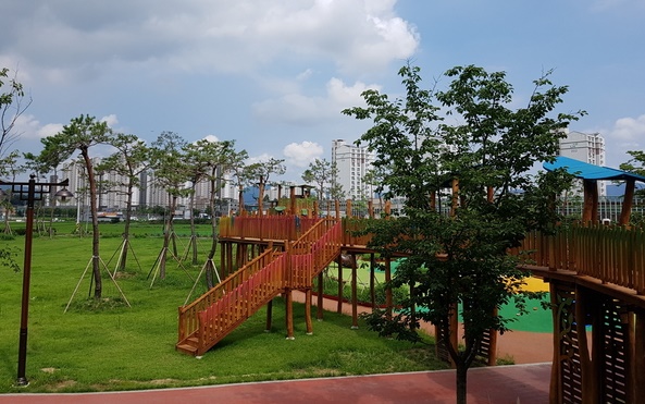 ▲ 충북도가 미세먼지 저감을 위해 조성한 ‘산림공원’.ⓒ충북도