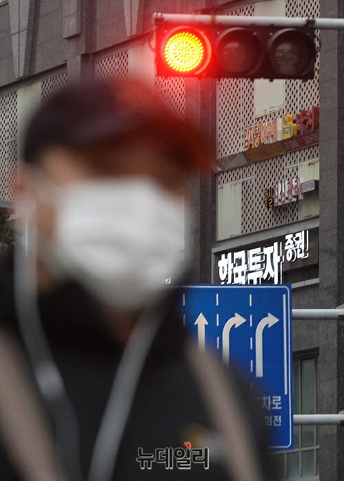 ▲ 코로나 사태가 이어지는 가운데, 지난 7일 서울 강남의 한 유흥업소 종사자가 확진자라는 사실이 뒤늦게 알려져 논란이다. ⓒ박성원 기자