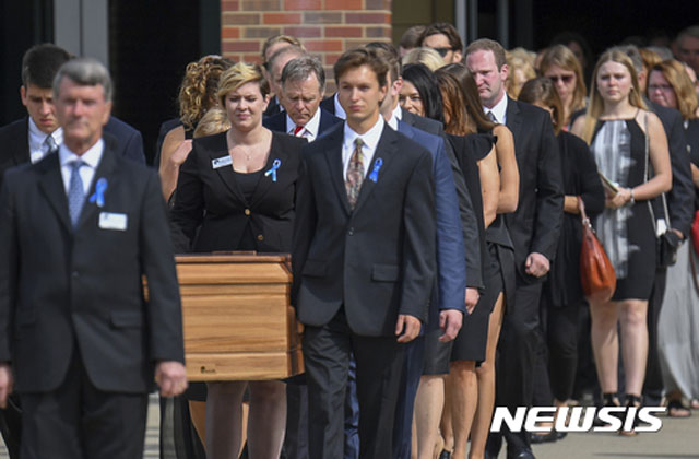 ▲ 2017년 6월 오하이오주 신시내티에서 열린 오토 웜비어의 장례식. ⓒ뉴시스 AP. 무단전재 및 재배포 금지.