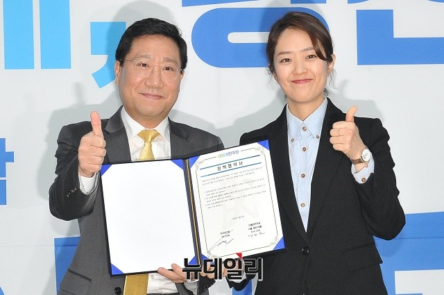 ▲ 양정철 민주연구원장과 고민정 더불어민주당 광진을 후보. ⓒ권창회 기자