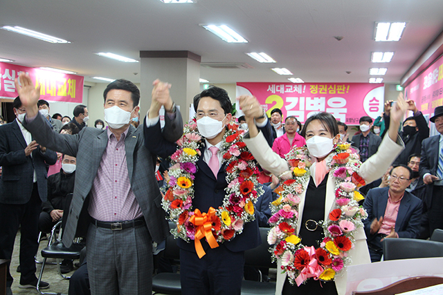 ▲ 포항남울릉 선거구에서 미래통합당 김병욱 후보가 승리를 확신하고 있다.ⓒ후보 측