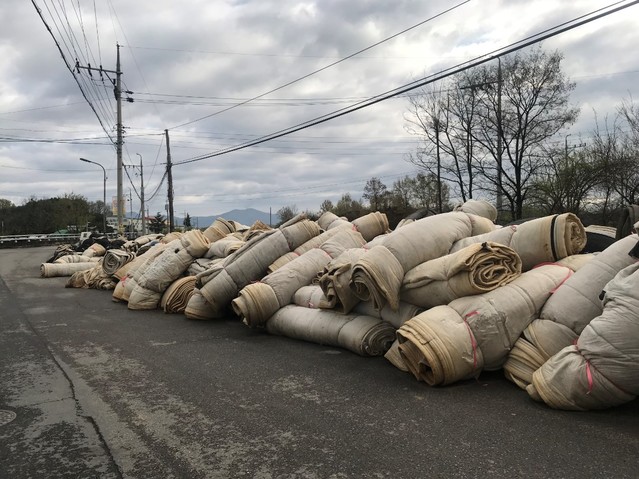 ▲ 성주읍(읍장 오익창)은 20일부터 마을·들녘별로 영농 폐부직포 무상 수거를 시작했다.ⓒ성주군