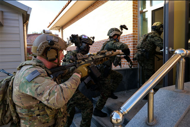 ▲ 지난해 말 전북 군산 울프팩 기지 일대에서 실시했던 한미연합 특수전 훈련의 모습. ⓒ미국 국방부 미디어 아카이브 공개사진.