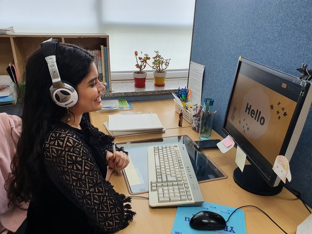 ▲ 대구신암초등학교(교장 이영숙)는 온라인 수업에 어려움을 느낄 수 있는 다문화 가정 학생들을 위해 ‘다가감’프로그램을 운영하고 있다.ⓒ대구신암초