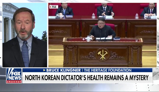 ▲ 브루스 클링너 헤리티지 재단 선임연구원과 인터뷰 하는 폭스뉴스. 폭스뉴스는 문정인 특보와 한국 소식통들의 주장을 전한 뒤에도 