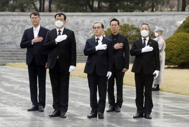 ▲ 총선에서 당선되자 서울 국립현충원을 찾아 참배한 태영호(태구민) 미래통합당 당선인. ⓒ뉴시스. 무단전재 및 재배포 금지.