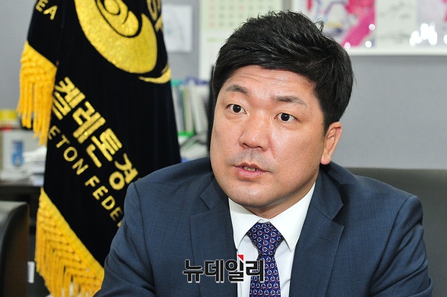 ▲ 이용 당선인이 27일 서울 송파구에 위치한 봅슬레이스켈레톤 경기연맹 사무실에서 뉴데일리와 인터뷰하고 있다ⓒ권창회 기자