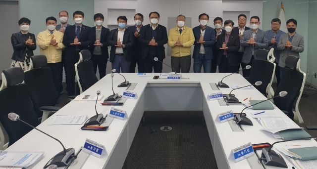 ▲ 세종시가 29일 행복도시건설청, 대전세종연구원, LH 등 19명이 참석한 가운데 지역상권 활성화 TF 3차회의를 가졌다.ⓒ세종시