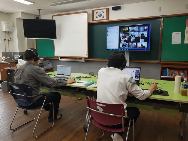 ▲ 대구시교육청이 2중등교육 온라인개학 1수업2교사제 운영으로 만족도를 높이고 있다.ⓒ대구시교육청