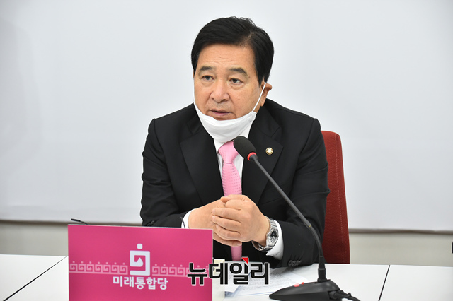 ▲ 심재철 미래통합당 원내대표가 7일 오전 국회에서 임기 마지막 언론 간담회를 갖고 소회를 밝히고 있다.ⓒ이종현 기자