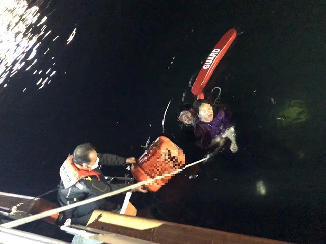 ▲ 울진해경은 강구항 내 익수자 2명을 신속 구조했다.ⓒ울진해경