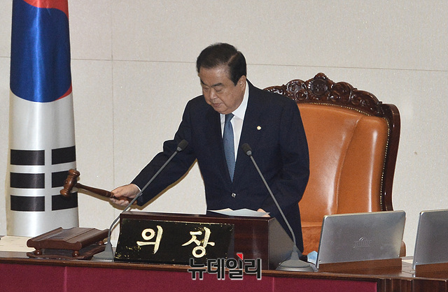 ▲ 문희상(사진) 국회의장이 8일 국회 본회의를 직권으로 개최했다. ⓒ박성원 기자