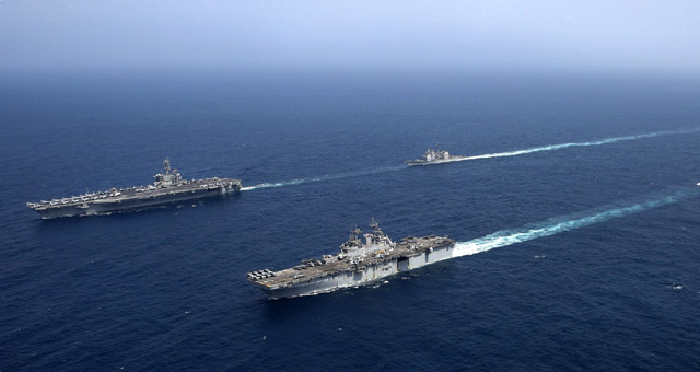 ▲ 에이브러햄 링컨 항모 강습단과 케어사지 상륙준비전단. ⓒ미군 중부사령부 공개사진.