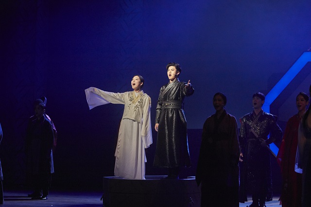 ▲ 월명은 신라 승려 월명사가 노래를 부르자 하나의 해가 사라졌다는 삼국유사의 이야기에 판타지적 상상력을 가미해 새롭게 재탄생 시킨 작품이다.ⓒ정동극장