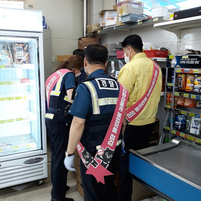 ▲ 김천시가 김천사랑상품권 불법유통 및 불공정행위를 김천경찰서와 집중적으로 단속하고 있다.ⓒ김천시