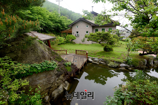 ▲ 경기도 안성시 금광면 상중리에 있는 '평화와 치유가 만나는 집'. 이곳은 지난 2013년 한국정신대문제대책협의회가 위안부 피해자 할머니들의 쉼터로 매입했다. ⓒ이종현 기자