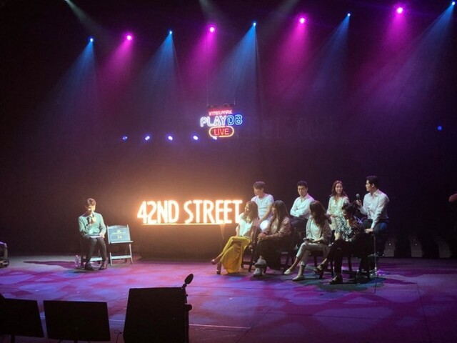 ▲ 뮤지컬 '브로드웨이 42번가' 라이브 방송현장.ⓒ인터파크