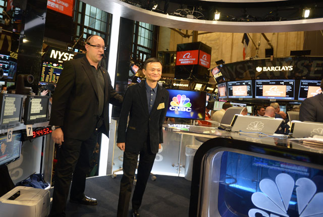 ▲ 2014년 9월 미국 증시 상장 기념식 도중 CNBC와 인터뷰를 하는 알리바바 창업자 마윈. ⓒ뉴시스 신화. 무단전재 및 재배포 금지.