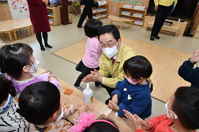 ▲ 경북교육청은 사립유치원 학비를 인상지원하고 어린이집교사 처우개선에 나섰다.ⓒ경북교육청