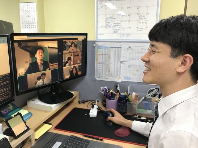 ▲ 대구교육연수원(원장 김승한)은 지난 22일부터 7월 10일까지 초·중등 교원 474명을 대상으로 온라인 플랫폼을 활용한 ‘쌍방향 화상 멘토링 직무연수’ 85과정을 운영한다.ⓒ대구교육연수원