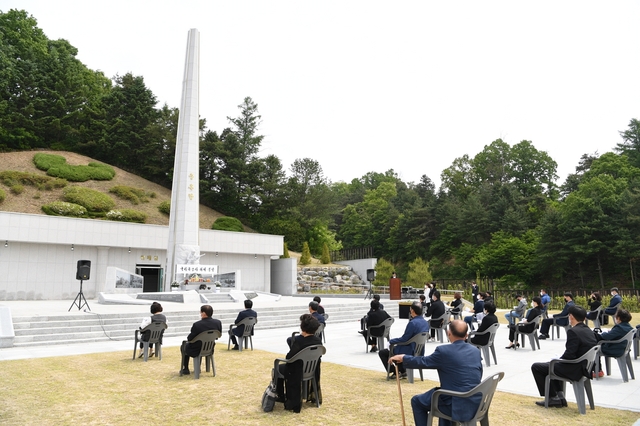▲ 경북 영주시는 ‘6월 호국보훈의 달’을 맞아 충혼탑에서 호국 영령들의 넋을 기리기 위한 위패봉안식을 지난 22일 거행했다고 밝혔다.ⓒ영주시