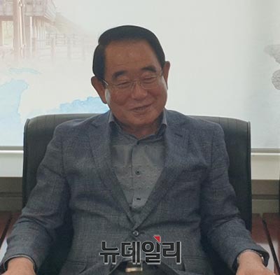 ▲ 포항시청에서 이임 기자회견을 가지는 박명재 의원.ⓒ뉴데일리