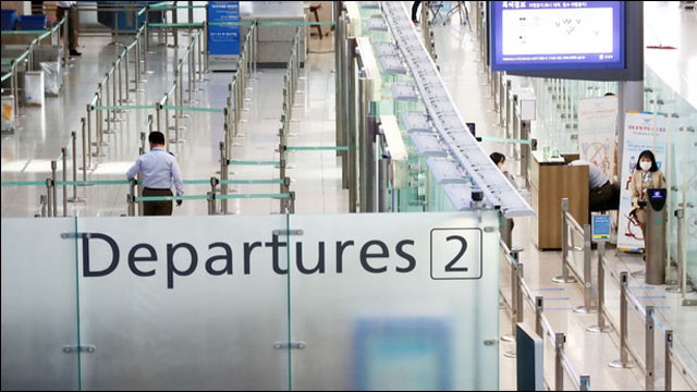 ▲ 일본이 한국발 입국을 거부한 뒤 인천국제공항 제1터미널 출국장 모습. ⓒ뉴시스. 무단전재 및 재배포 금지.