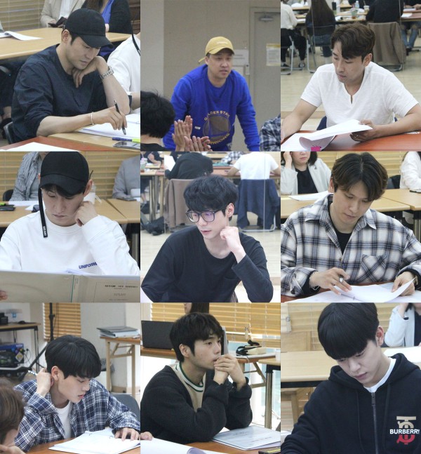 ▲ 뮤지컬 '더 모먼트' 대본 리딩 현장.ⓒ스탠바이컴퍼니