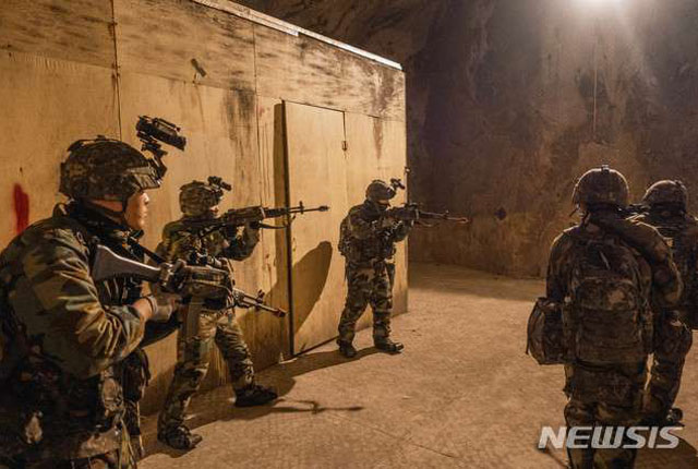 ▲ 한미 연합군은 지난해 12월 의정부에서 북한 대량살상무기 제거 훈련을 실시했다. ⓒ뉴시스. 무단전재 및 재배포 금지.