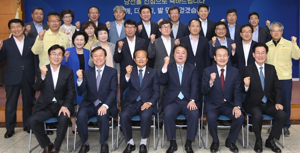 ▲ 청주시가 28일 오후 2시 시청 대회의실에서 청주를 지역구로 한 제21대 국회의원 당선자 4명을 초청해 정책간담회를 개최했다ⓒ청주시