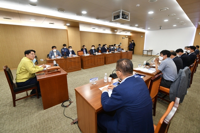 ▲ 경상북도는 29일 ‘고용안정 선제 대응 패키지사업’ 추진협의회를 발족하고 세부사업별 연간 운영계획에 대해 논의했다.ⓒ경북도