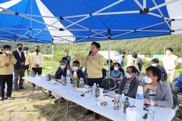 ▲ 성주군은 2021년 재해예방 국가투자 공모사업 대상지 선정을 위한 ‘풍수해생활권 종합정비사업’ 심사위원 현장실사를 실시했다.ⓒ성주군